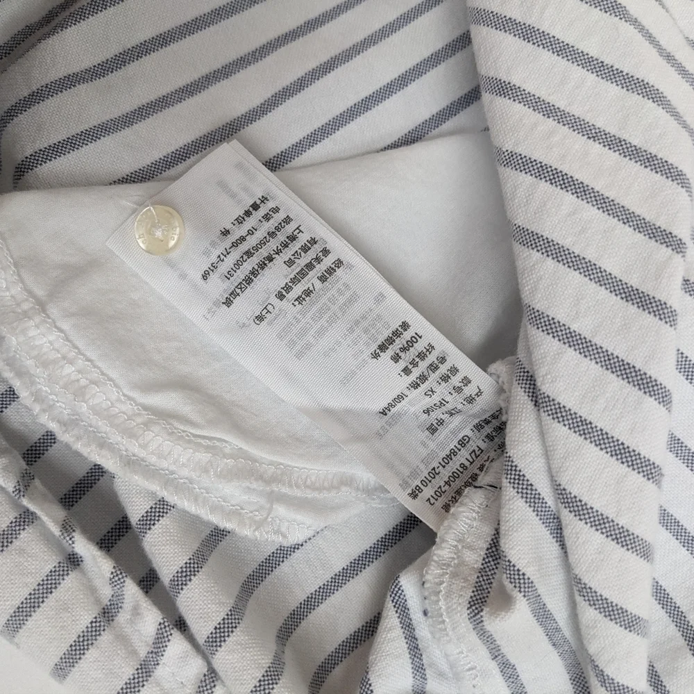 White and Blue pinstripe Short sleeve button down shirt dress with pockets [148] - Picture 4 of 8